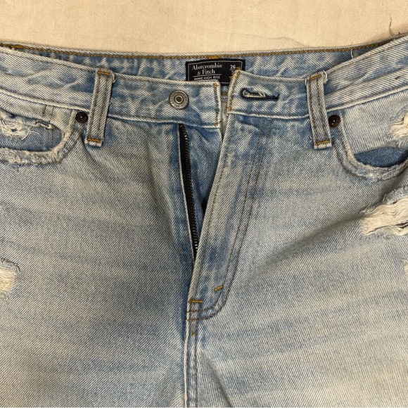 Abercrombie & Fitch High Rise Girlfriend Jeans - Picture 4 of 4